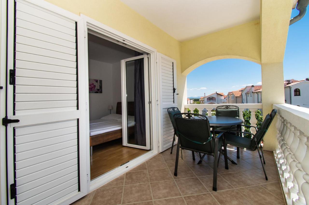 Apartments Kendes Vodice Exterior foto
